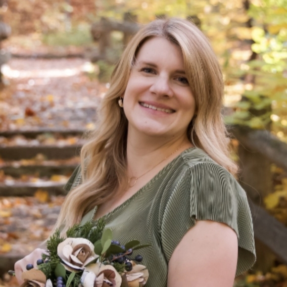 Meet your Posher, Hayley - Picture 1 of 1